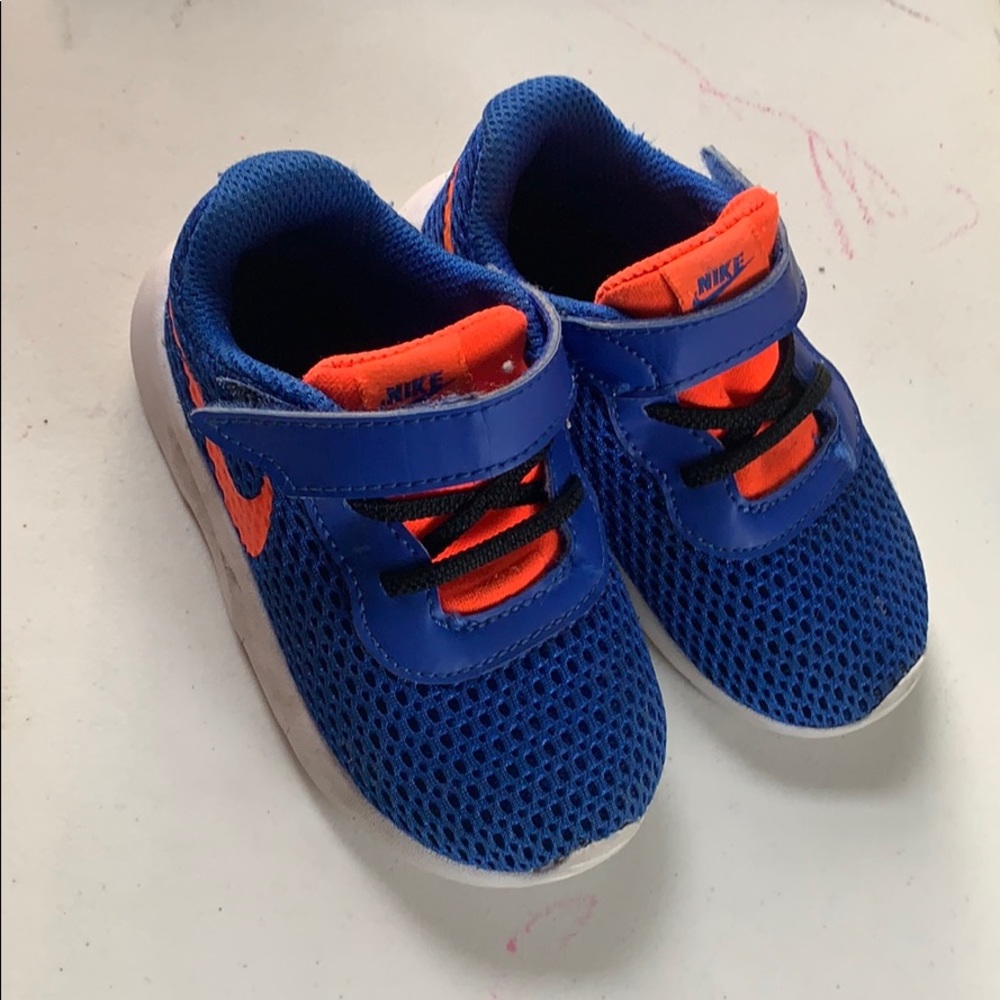 Nike Toddler shoes 6c